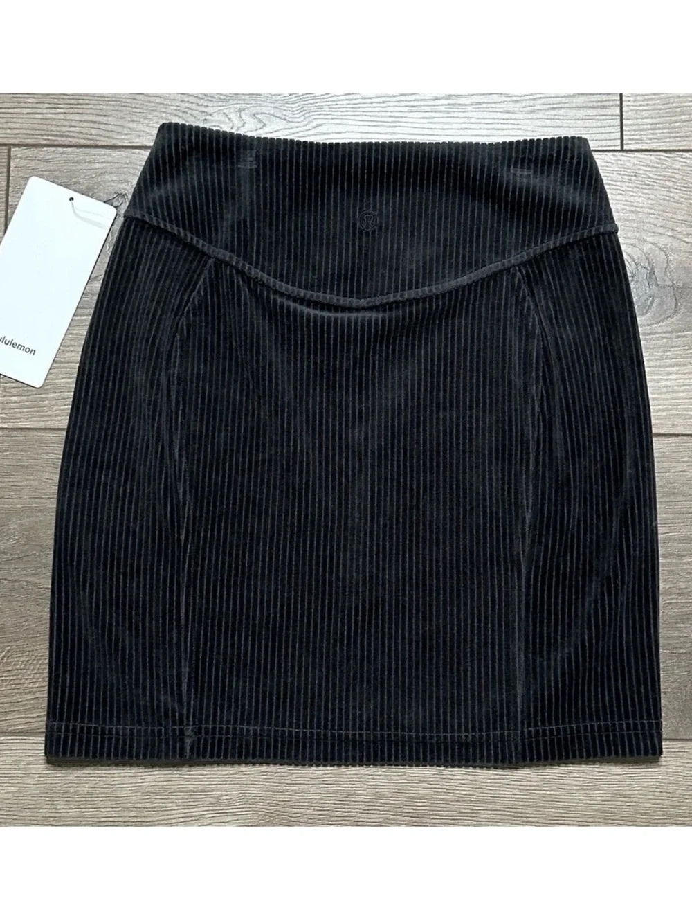Lululemon Scuba High Rise Mini Skirt Velvet Cord Dark Gray Size‎ 0